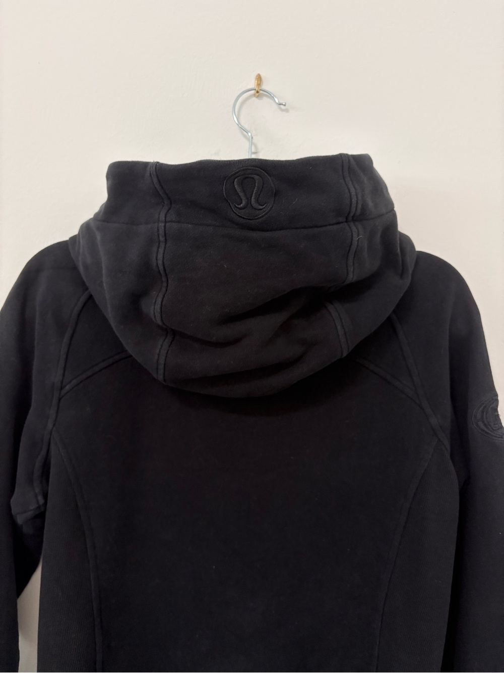 Lululemon FOX SPORTS Scuba Hoodie Light Cotton Fleece Sz 6 Black EUC - Picture 6 of 9